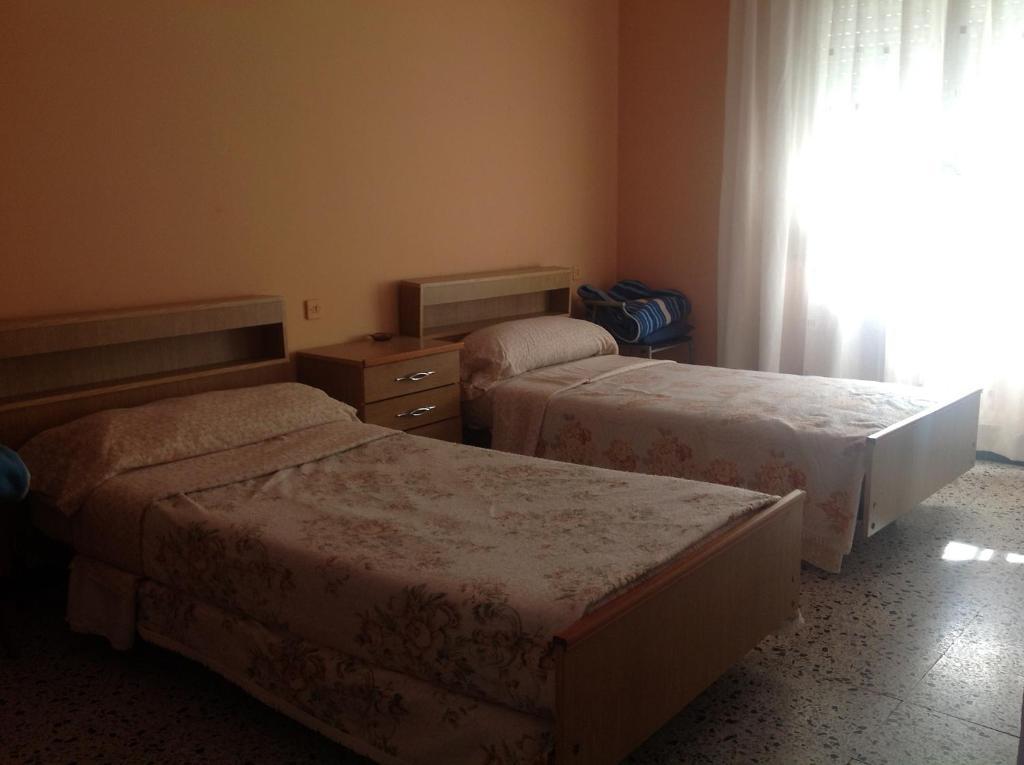 Hostel Alhambra Girona Oda fotoğraf