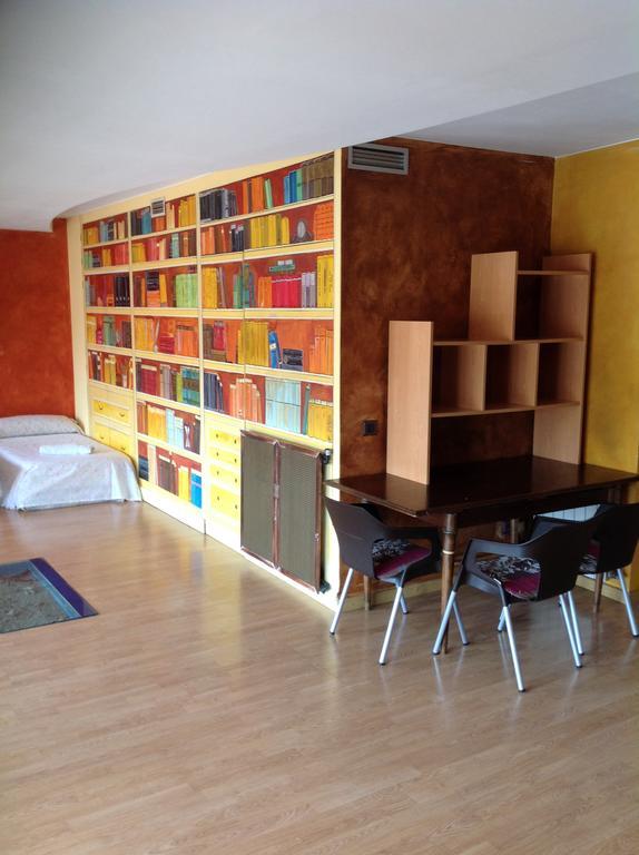Hostel Alhambra Girona Dış mekan fotoğraf